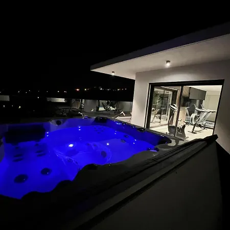 Vue « golf St Tropez » Villa *