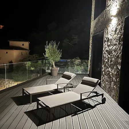 Vue « golf St Tropez » *