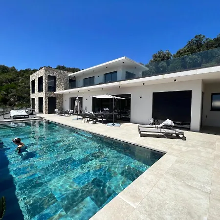 Vue « golf St Tropez » Villa Les Issambres